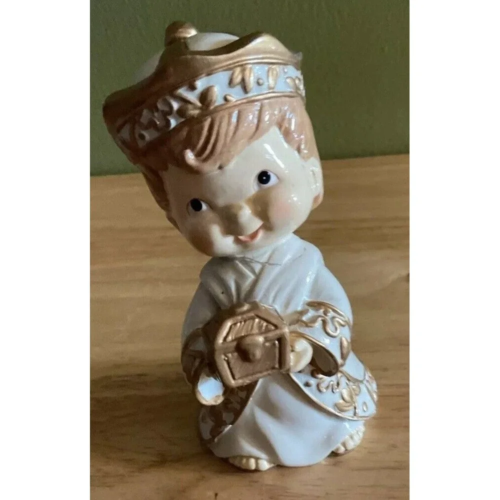 Ceramic‎ Nativity Set Small, 10 Pieces, Unbranded, White And Gold,